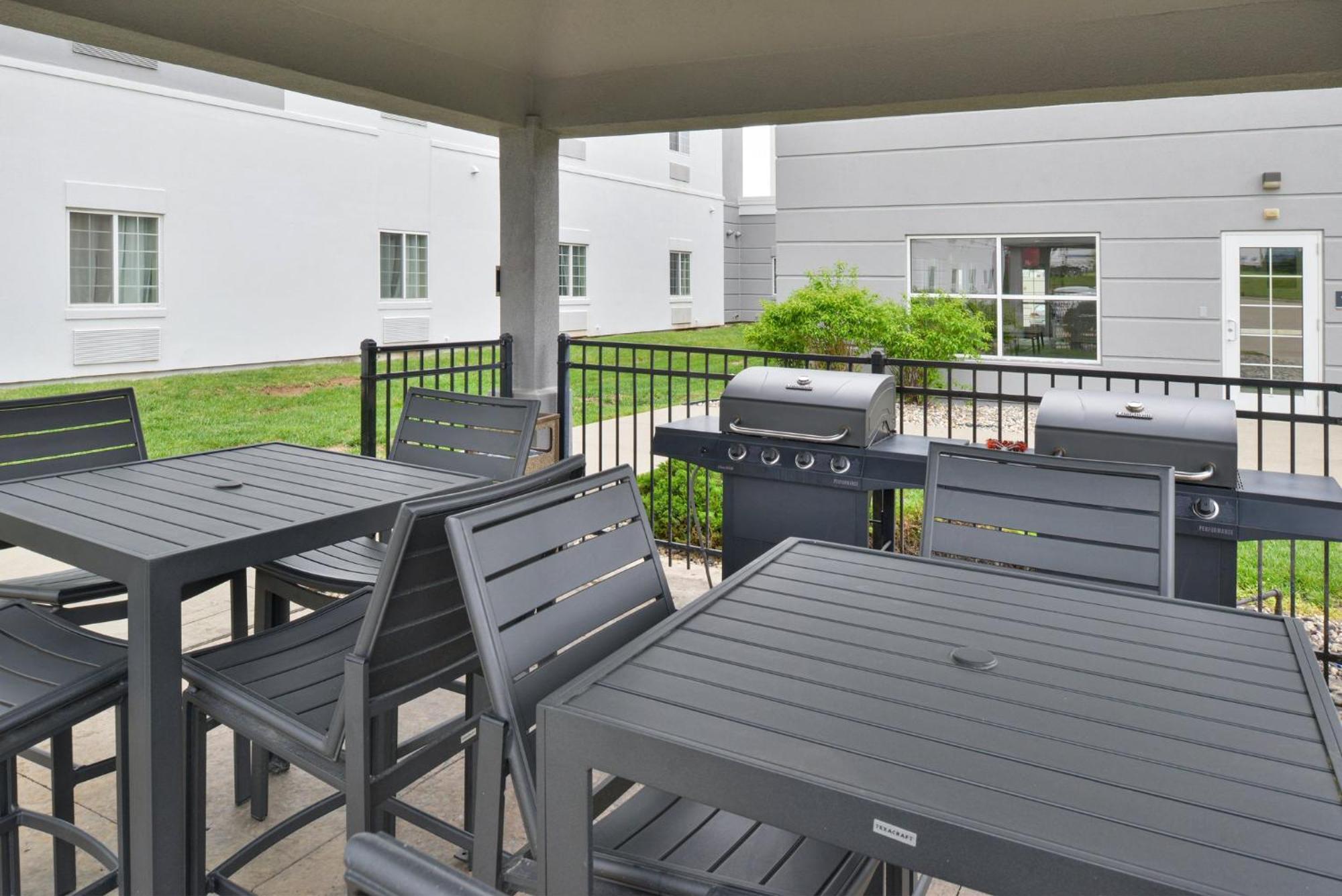 Candlewood Suites Kansas City Northeast By Ihg Buitenkant foto