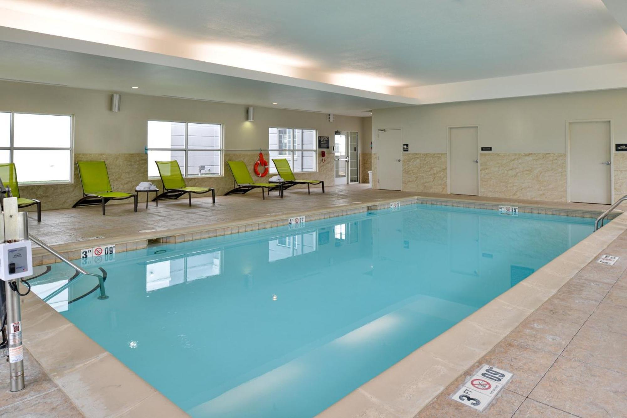 Candlewood Suites Kansas City Northeast By Ihg Buitenkant foto
